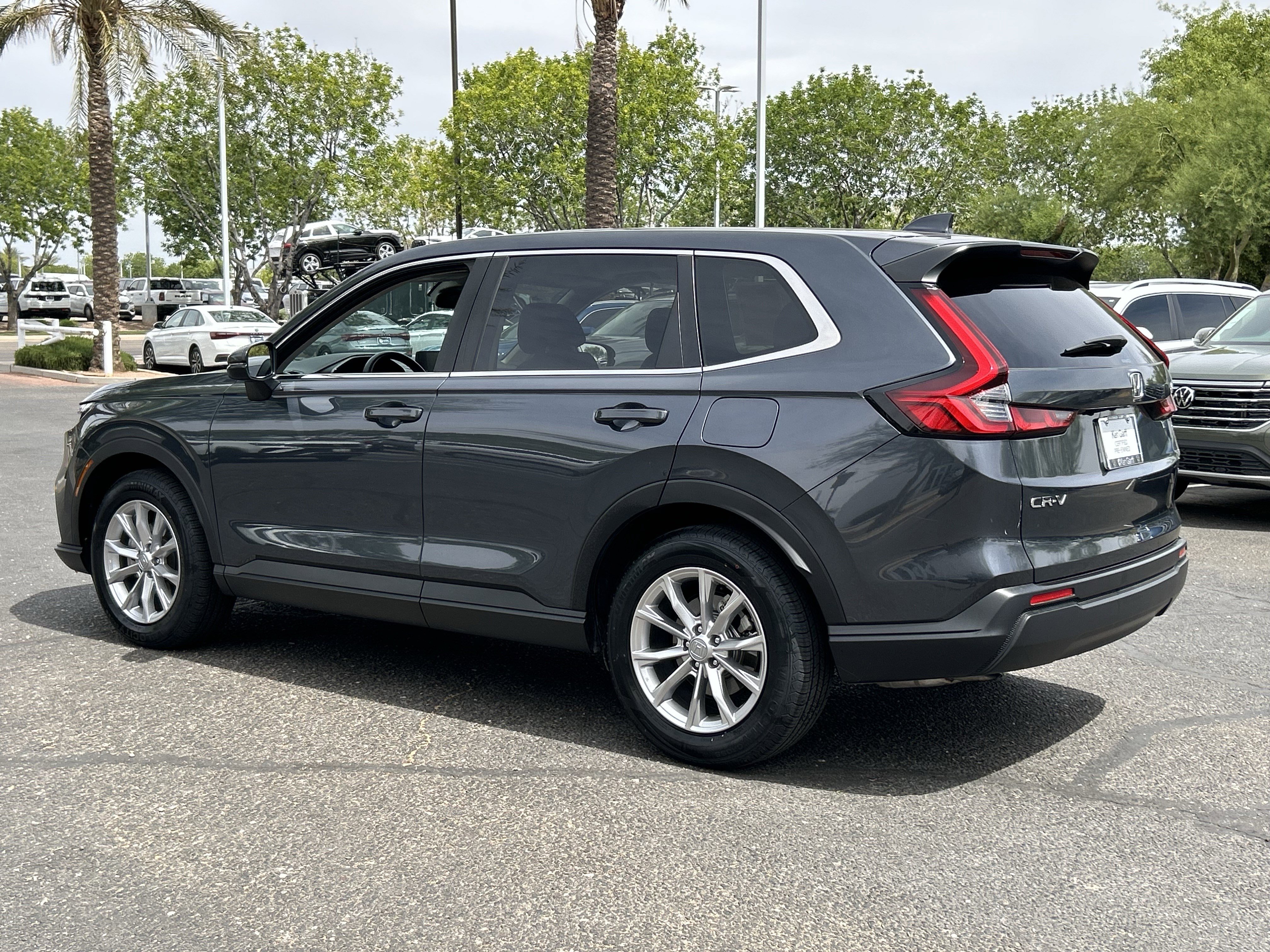 Used 2023 Honda CR-V EX image 3