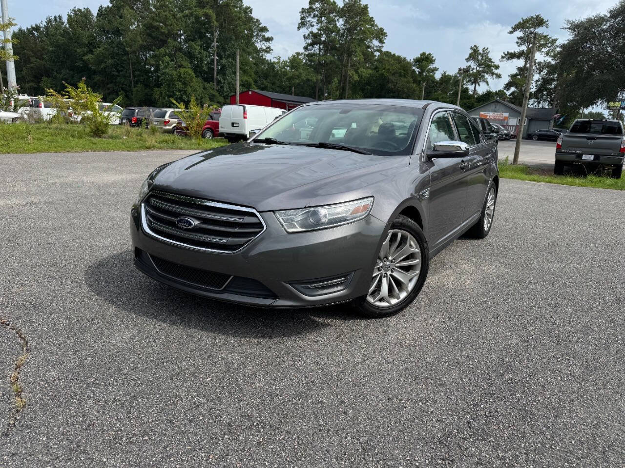 Used 2013 Ford Taurus Limited FWD image 30
