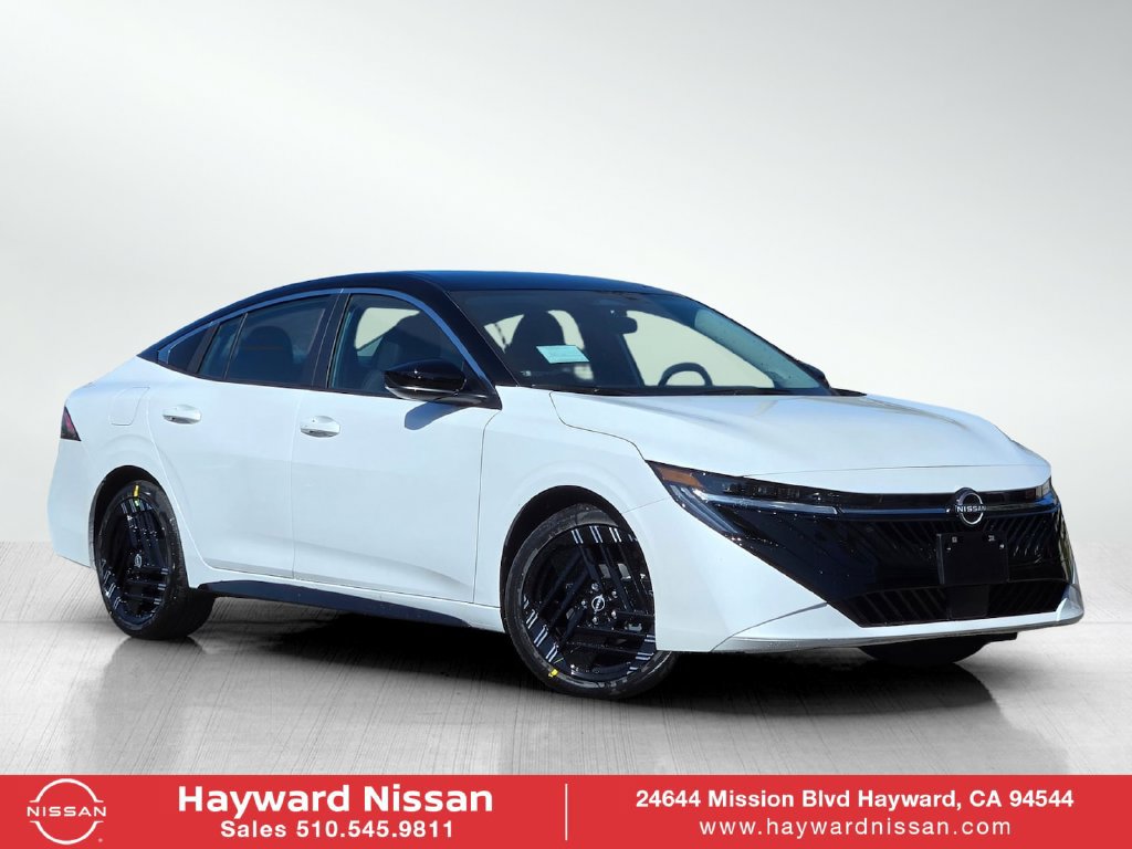 New 2027 Nissan Sentra SR w/ Floor Mat Package