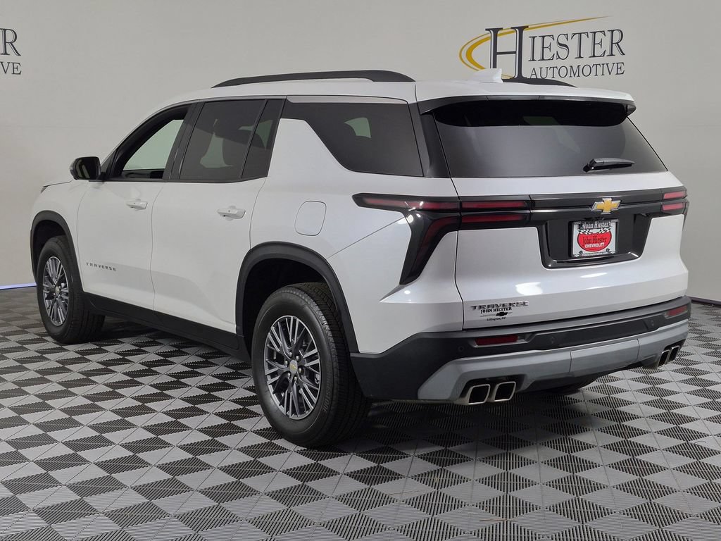Used 2025 Chevrolet Traverse LT w/ Driver Confidence Package FWD image 5