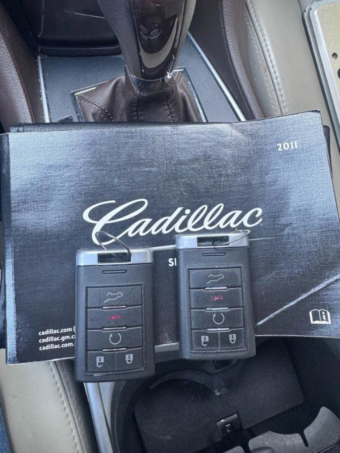 Used 2011 Cadillac SRX Luxury image 22