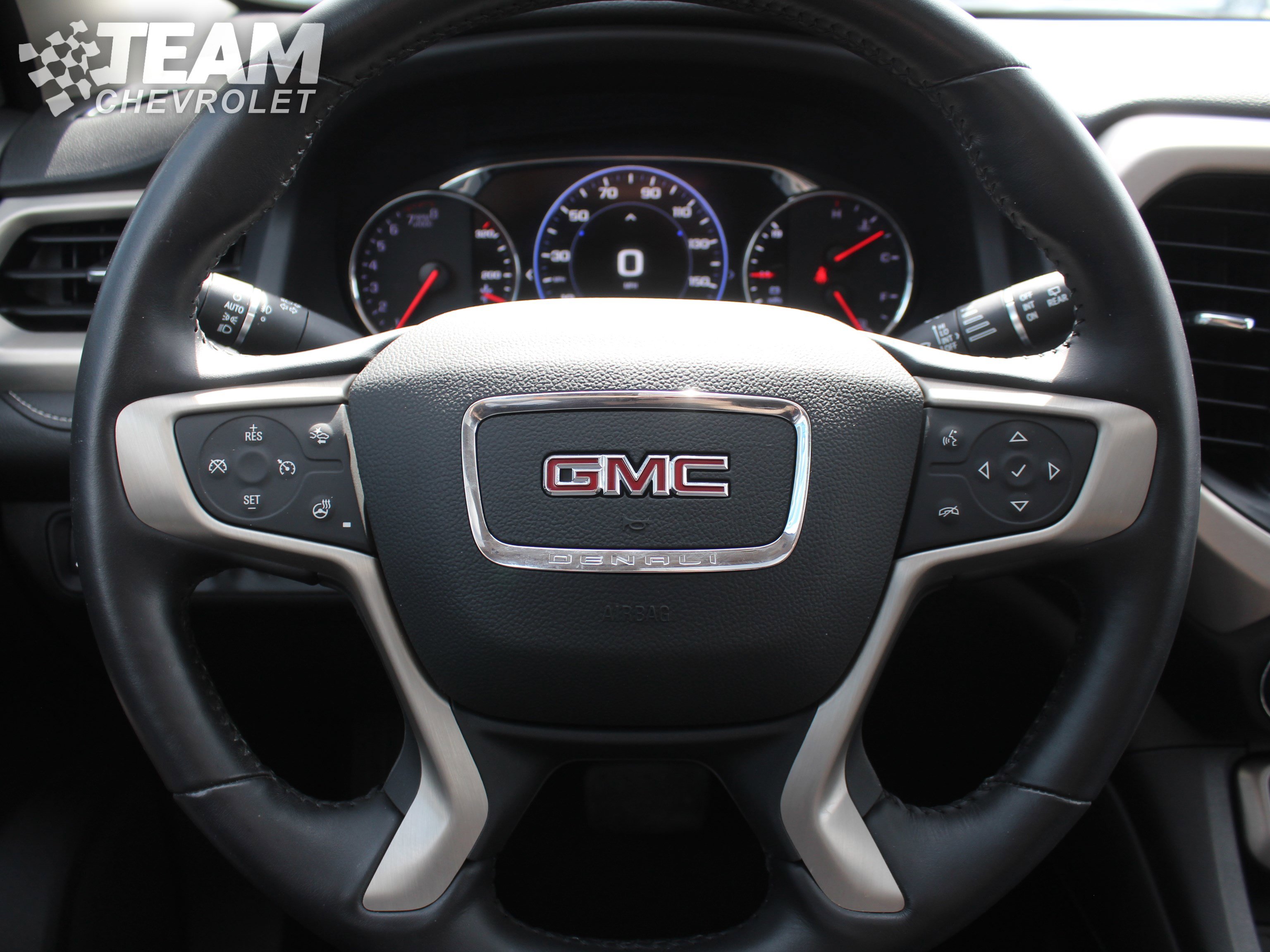 Used 2021 GMC Acadia Denali w/ Denali Ultimate Package AWD/4WD image 16