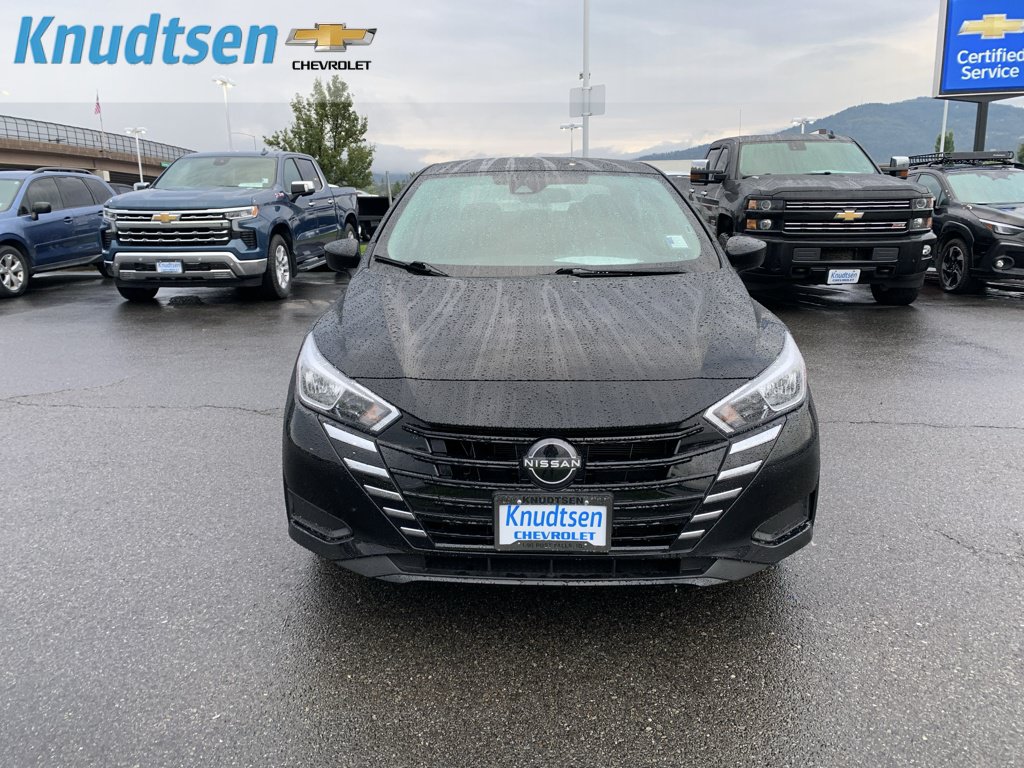 Used 2023 Nissan Versa SV FWD image 2