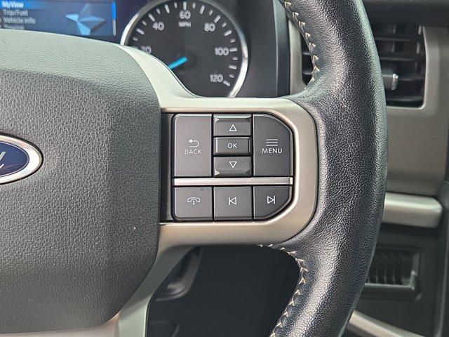 Used 2023 Ford Expedition XLT image 26