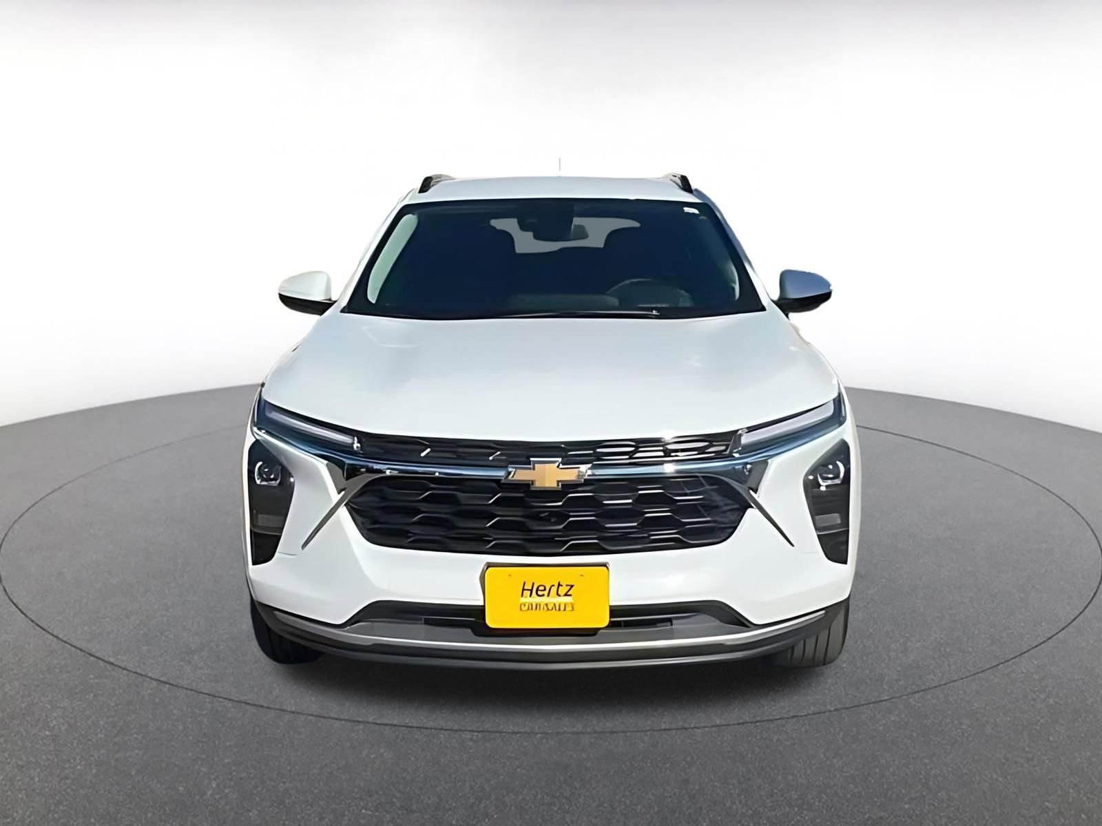 Used 2025 Chevrolet Trax LT FWD image 4