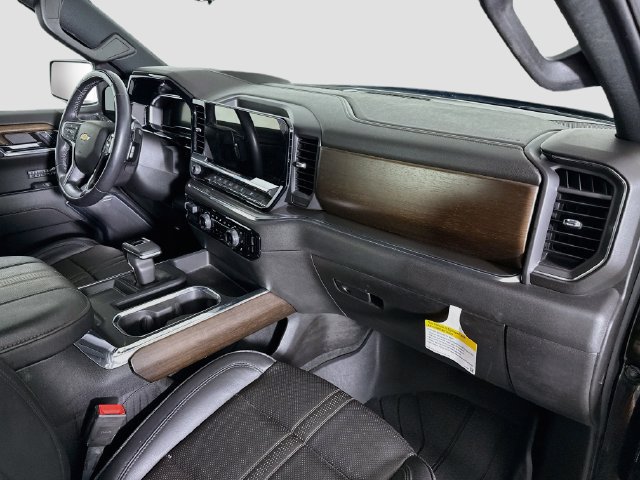Used 2024 Chevrolet Silverado 1500 High Country w/ Technology Package AWD/4WD image 30