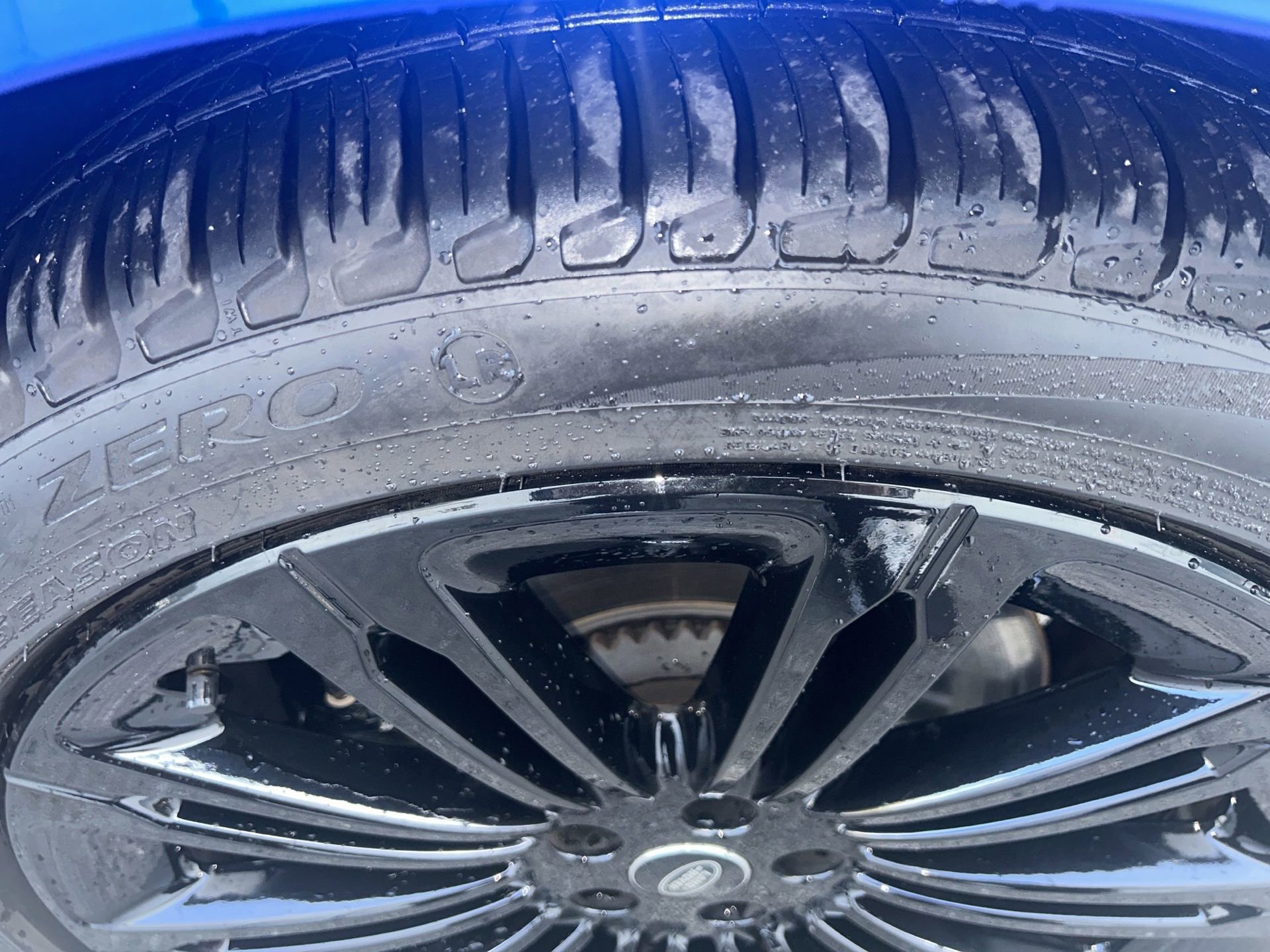 Used 2024 Land Rover Range Rover SE image 9