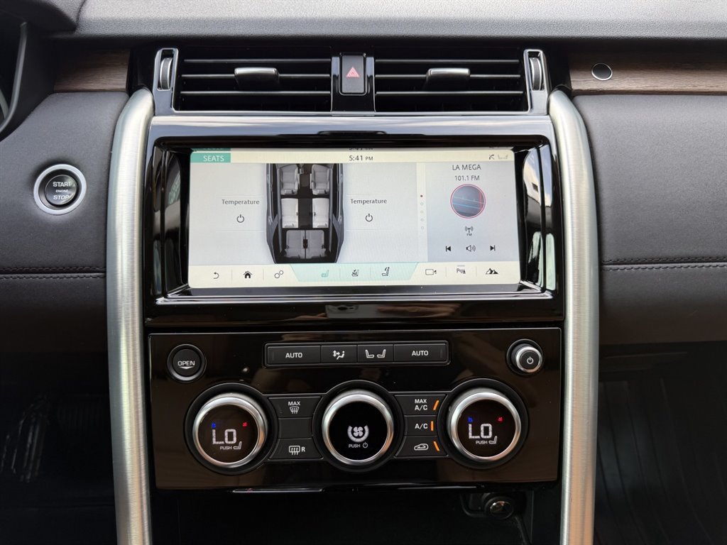 Used 2017 Land Rover Discovery HSE AWD/4WD image 26