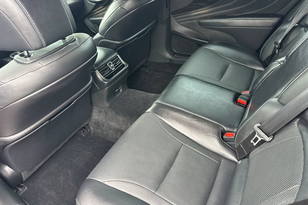 Used 2023 Lexus LS 500 w/ Accessory Package (Z1) RWD image 13