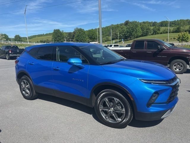Used 2025 Chevrolet Blazer LT AWD/4WD image 5