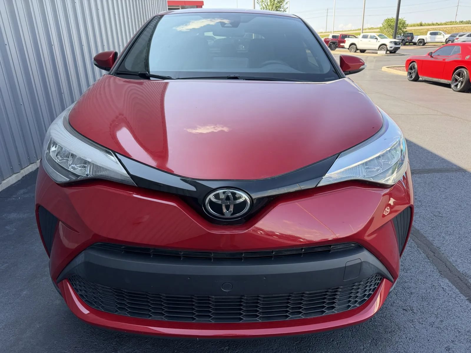Used 2020 Toyota C-HR XLE FWD image 6