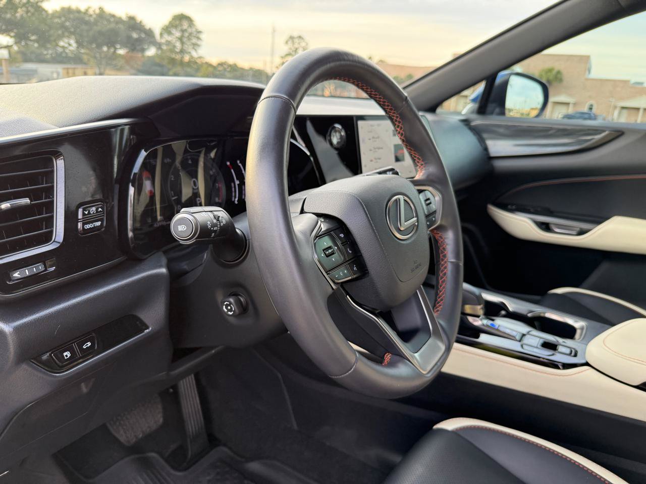 Used 2023 Lexus NX 250 FWD w/ Towing Package (2000 Lbs) image 16