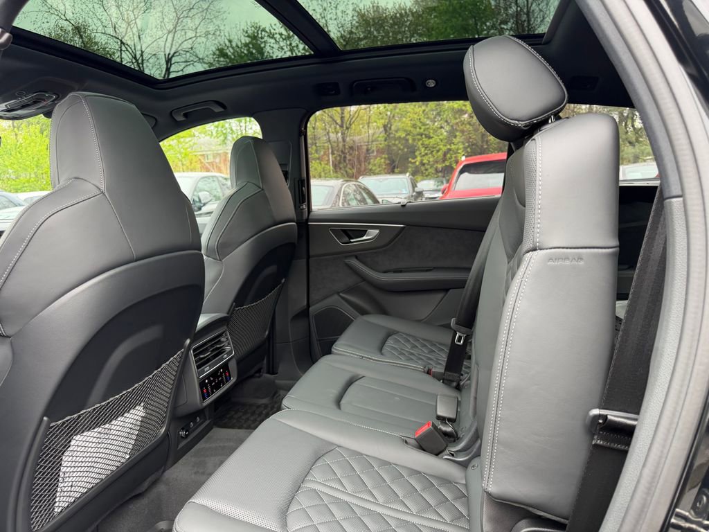 New 2026 Audi SQ7 Premium Plus AWD/4WD image 24