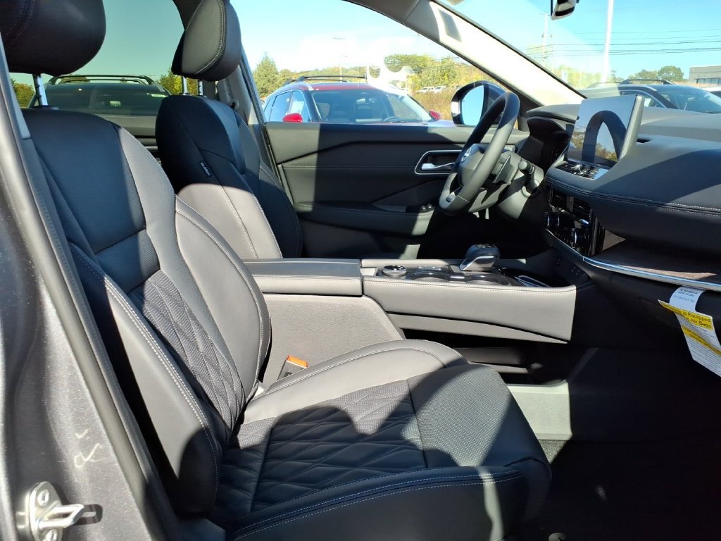 New 2026 Nissan Rogue Platinum AWD/4WD image 7