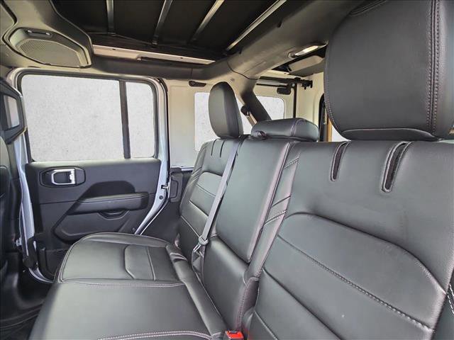 Used 2023 Jeep Wrangler Unlimited Sahara w/ Cold Weather Group AWD/4WD image 16