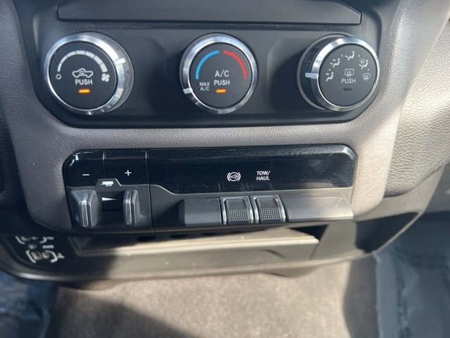 Used 2024 RAM 3500 Big Horn image 32