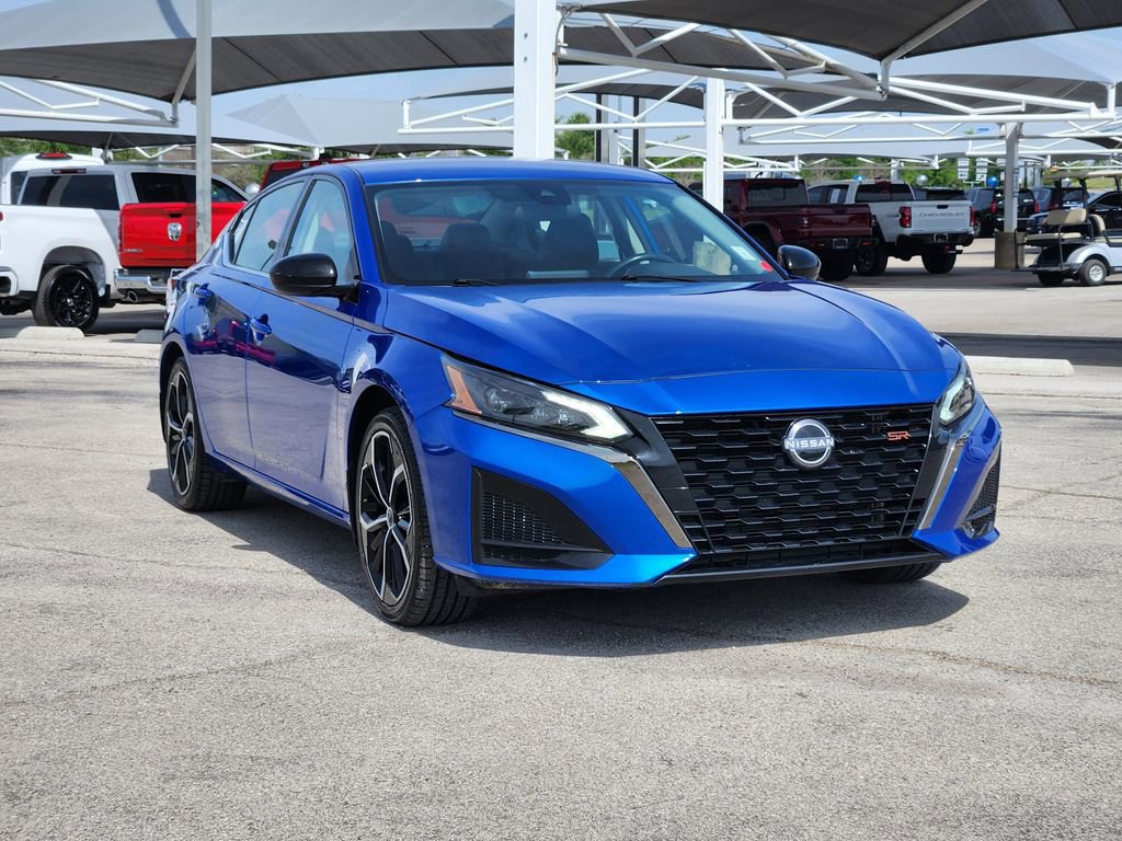 Used 2025 Nissan Altima 2.5 SR image 3