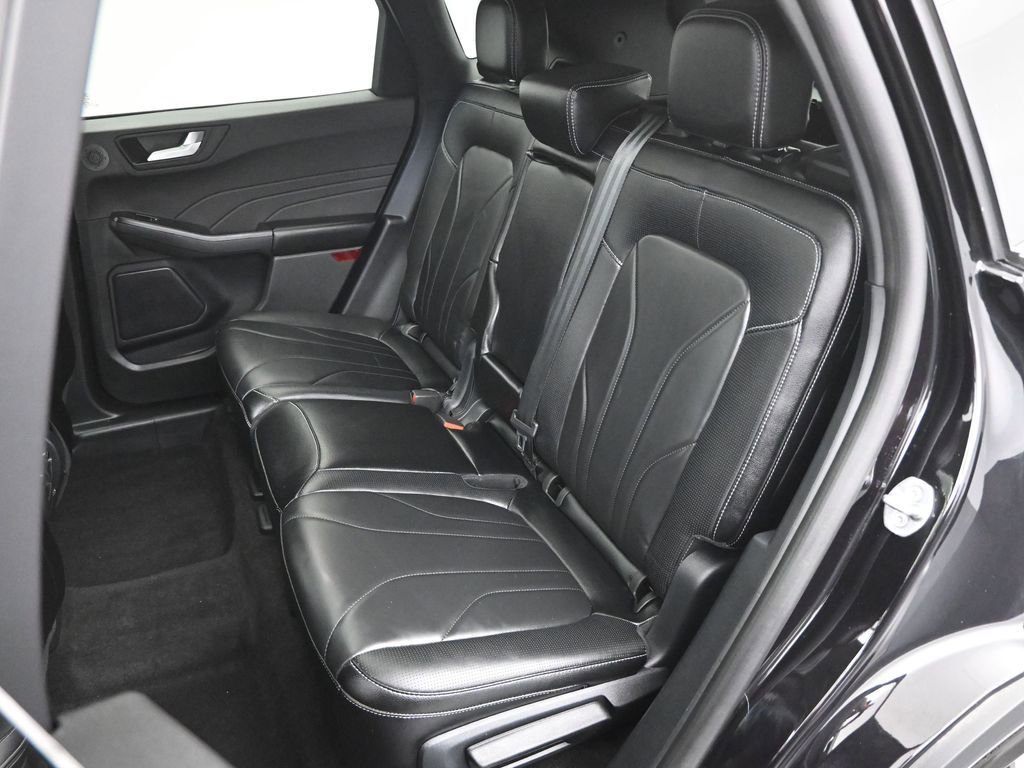 Certified 2025 Ford Escape Platinum w/ Premium Technology Package image 13
