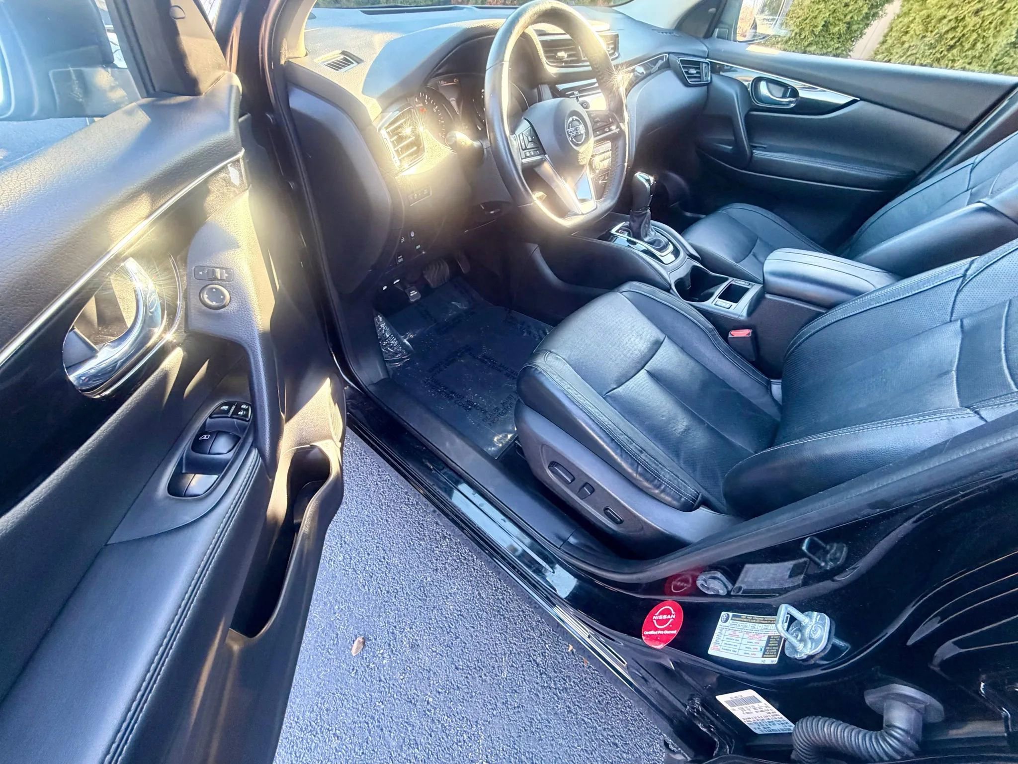 Used 2017 Nissan Rogue Sport SL w/ SL Premium Package image 7