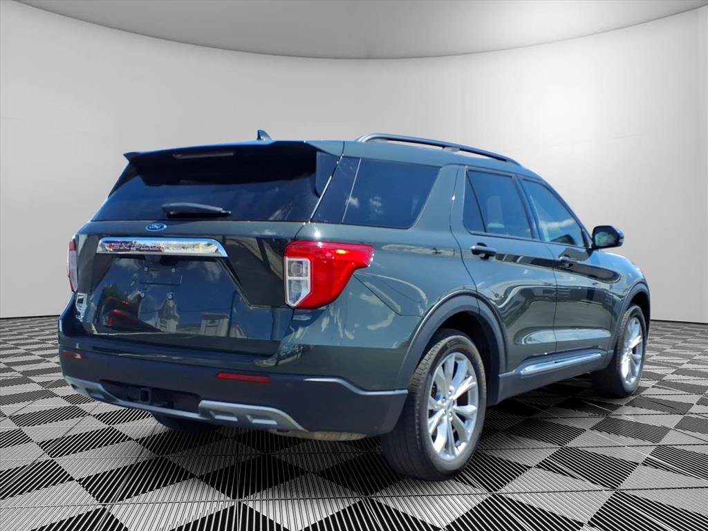 Used 2024 Ford Explorer XLT w/ Equipment Group 202A RWD image 29