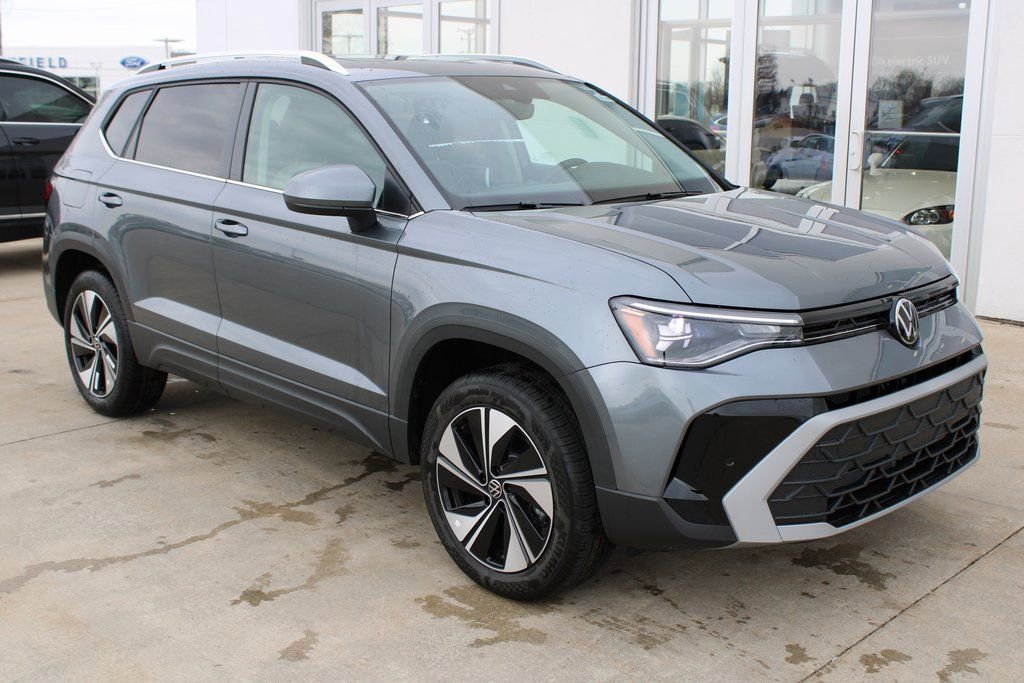 Certified 2025 Volkswagen Taos SE AWD/4WD 360° Tour