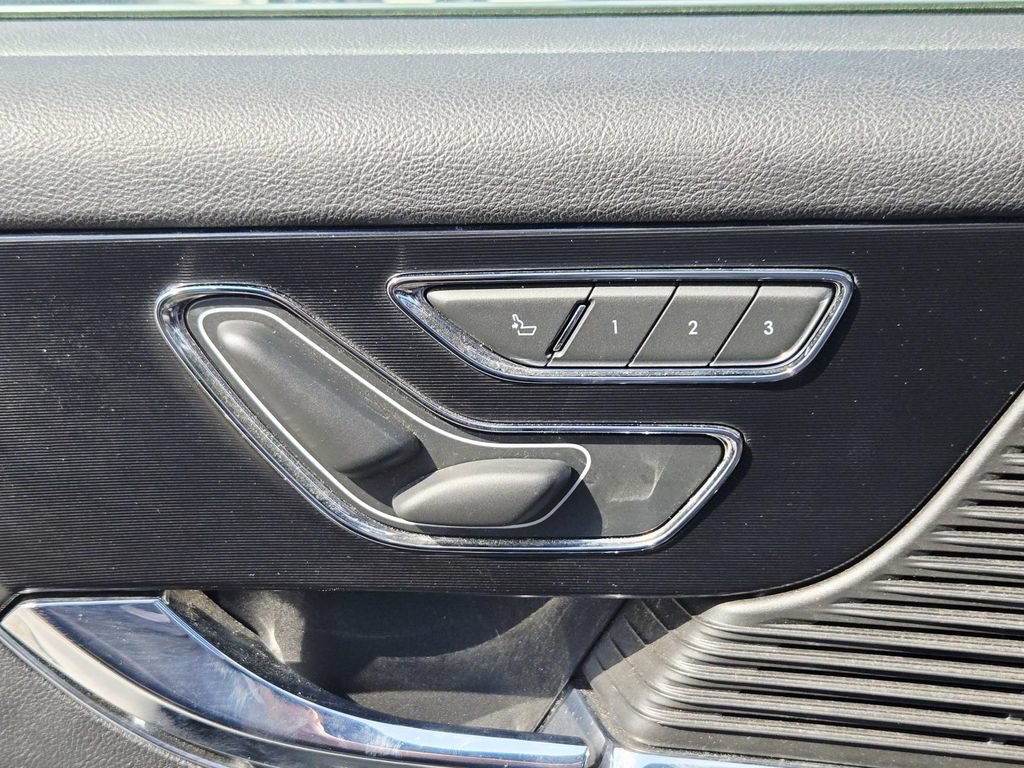 Used 2020 Lincoln Corsair AWD w/ Premium Package image 34