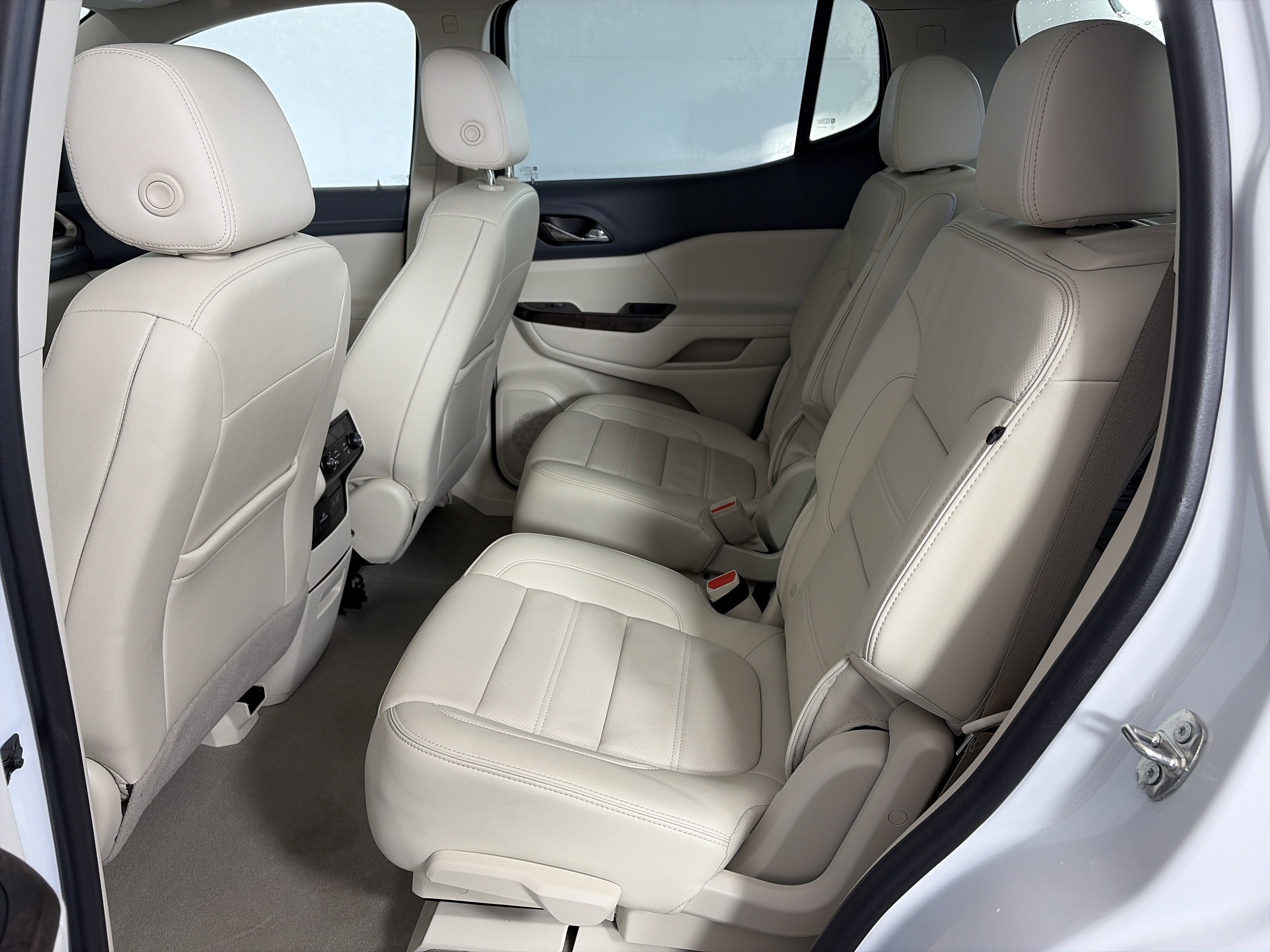 Certified 2023 GMC Acadia Denali image 8