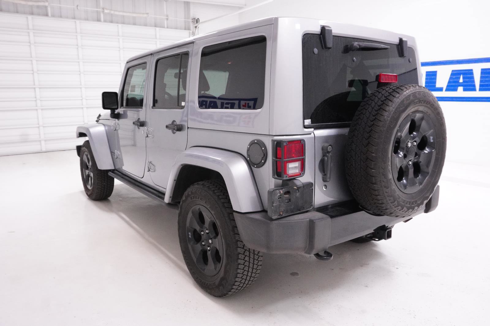 Used 2015 Jeep Wrangler Altitude image 9