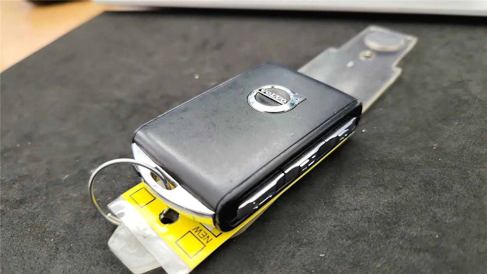 Used 2023 Volvo XC60 B5 Ultimate w/ Climate Package image 21