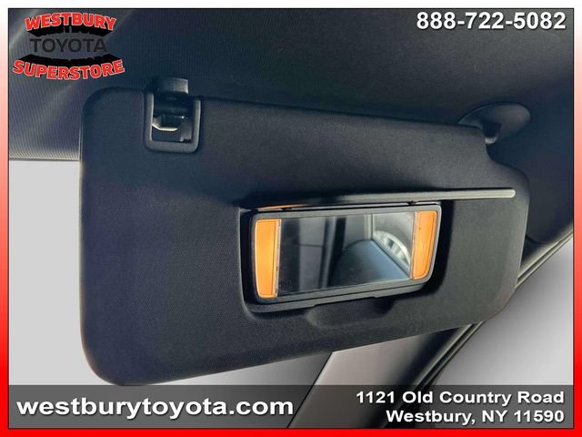 Used 2025 Chevrolet Traverse LT w/ Driver Confidence Package FWD image 30