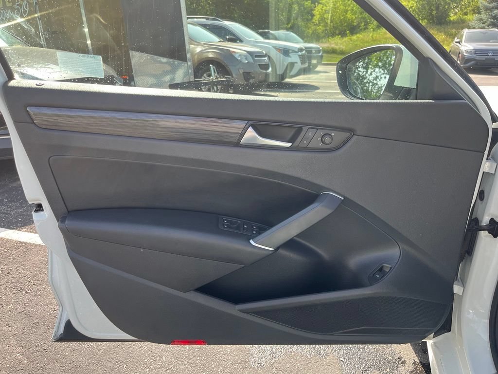 Certified 2020 Volkswagen Passat 2.0T R-Line FWD image 10
