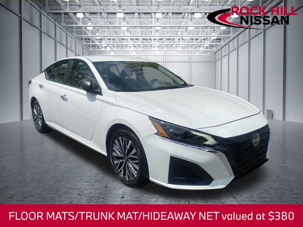Certified 2025 Nissan Altima 2.5 SV FWD image 1