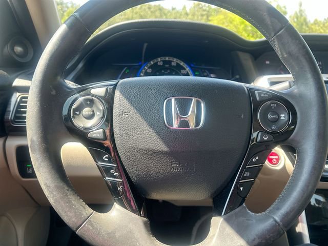 Used 2017 Honda Accord Touring image 18