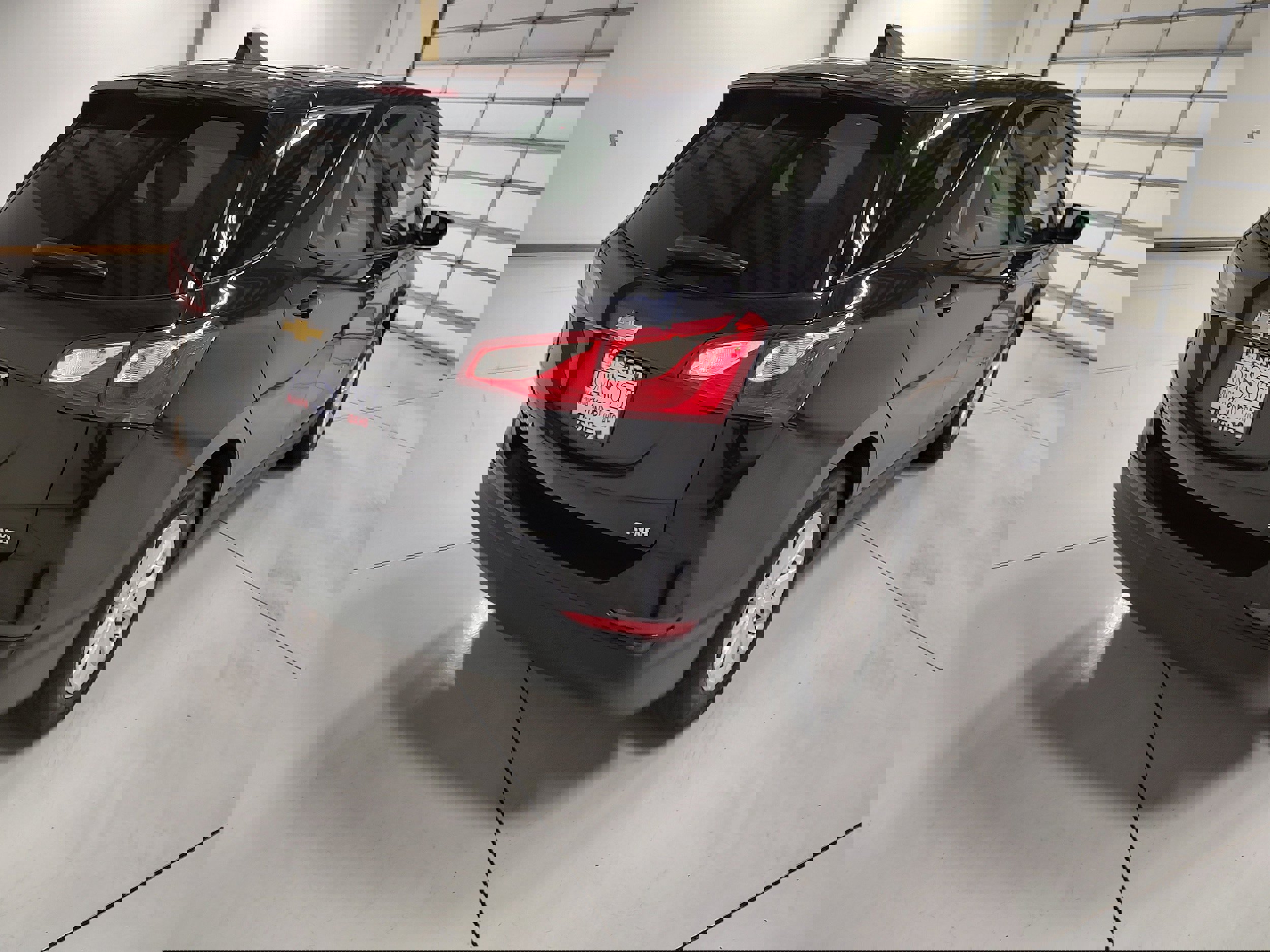 Used 2020 Chevrolet Equinox LS w/ LS Convenience Package image 13