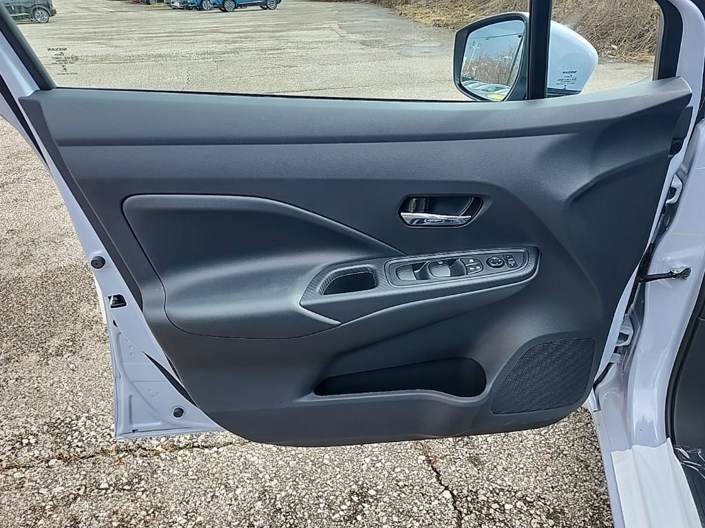 New 2025 Nissan Versa SV w/ Trunk Package FWD image 6