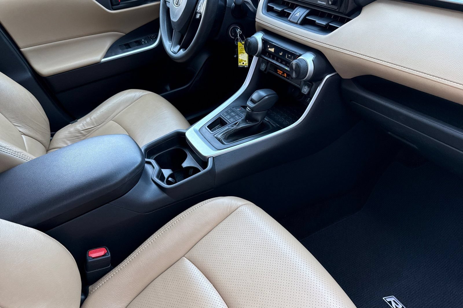 Used 2020 Toyota RAV4 LE w/ All Weather Liner Package AWD/4WD image 19