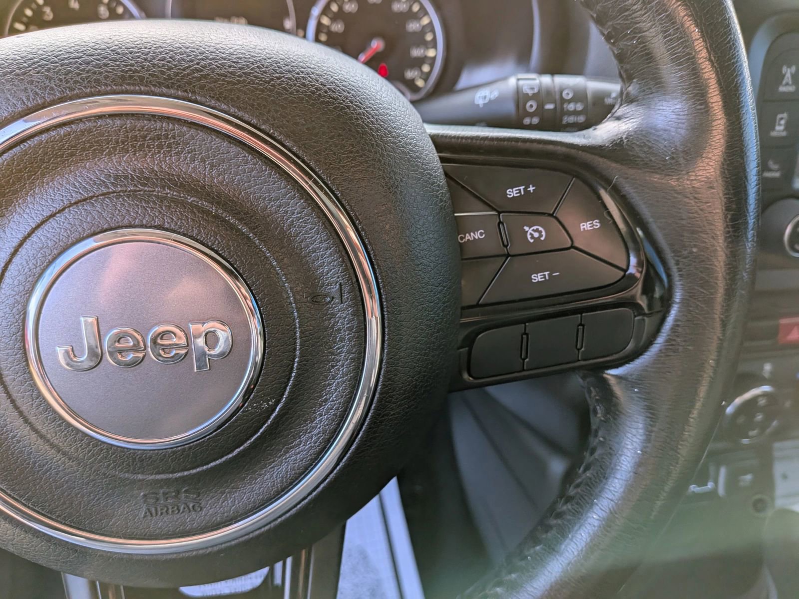 Used 2016 Jeep Renegade Latitude AWD/4WD image 49
