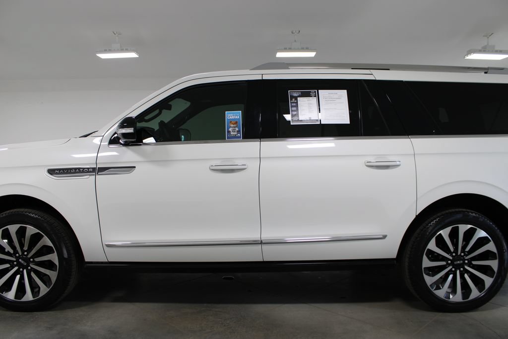 Used 2024 Lincoln Navigator L Reserve AWD/4WD image 6