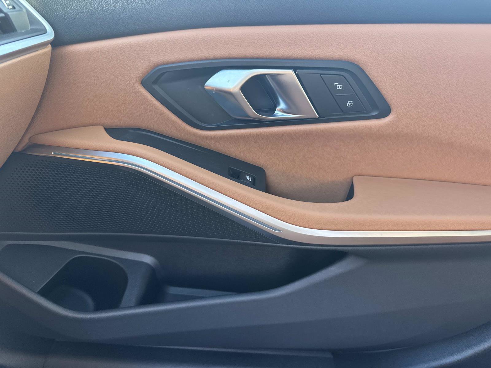 Used 2024 BMW 330e image 21