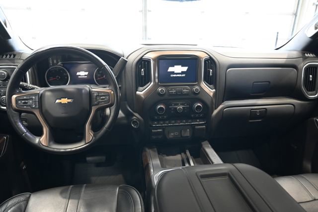 Used 2021 Chevrolet Silverado 1500 High Country w/ Technology Package AWD/4WD image 13