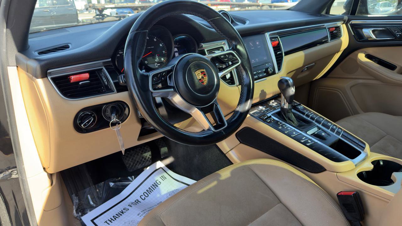Used 2017 Porsche Macan AWD/4WD image 28