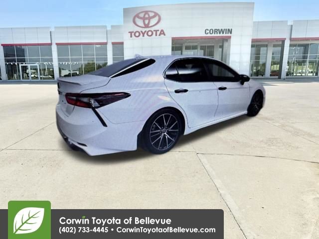 Used 2023 Toyota Camry SE w/ Convenience Package image 3