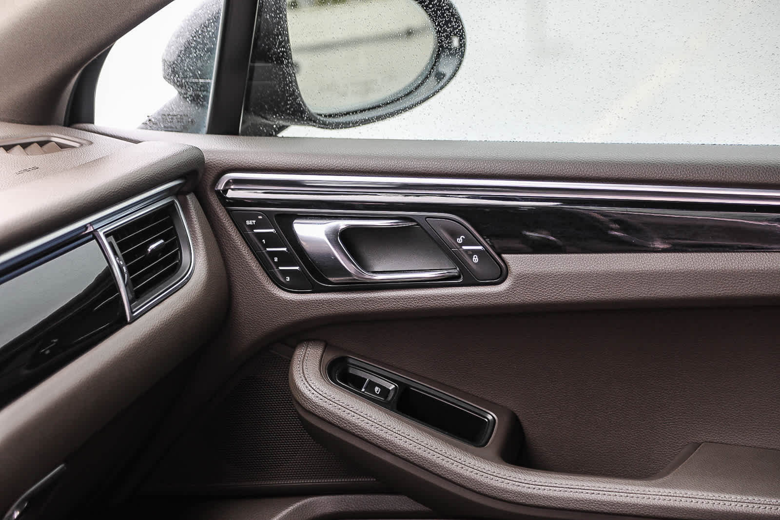 Used 2017 Porsche Macan S AWD/4WD image 21