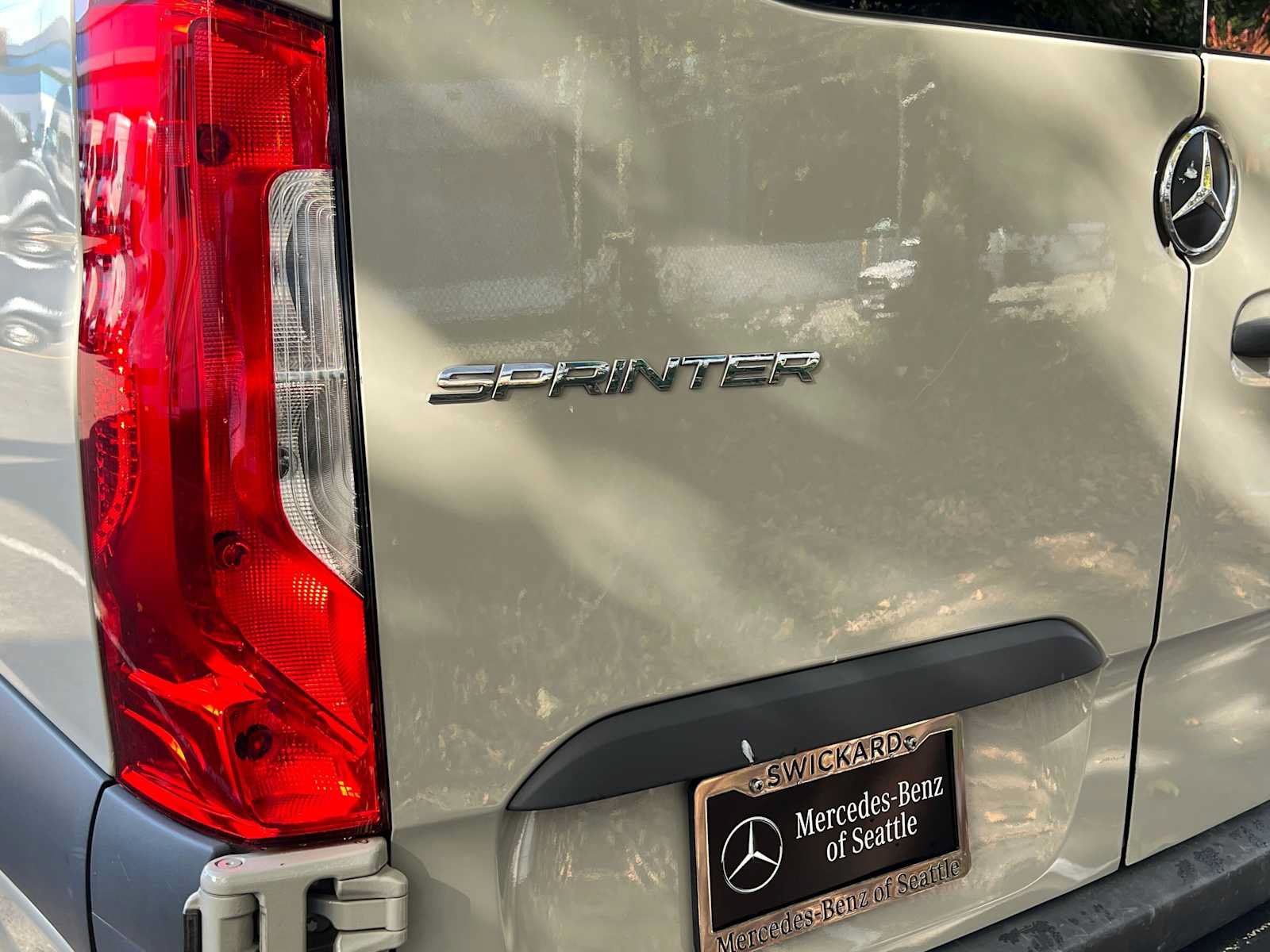 Used 2024 Mercedes-Benz Sprinter 2500 image 16