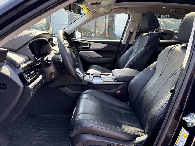 Used 2023 Acura MDX w/ Technology Package FWD image 4
