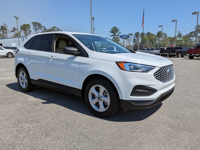 Used 2023 Ford Edge SE image 2
