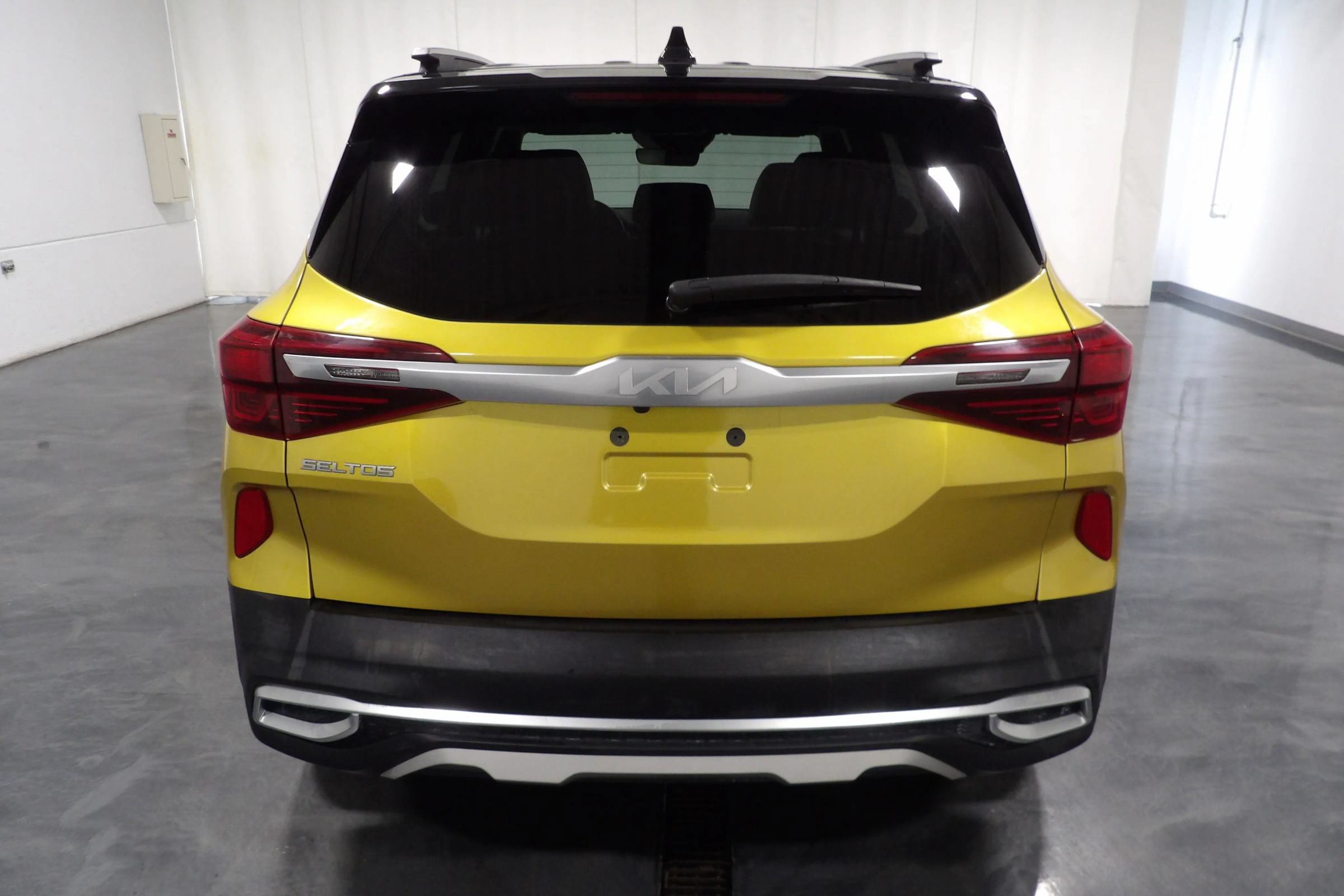 Used 2023 Kia Seltos S AWD/4WD image 8