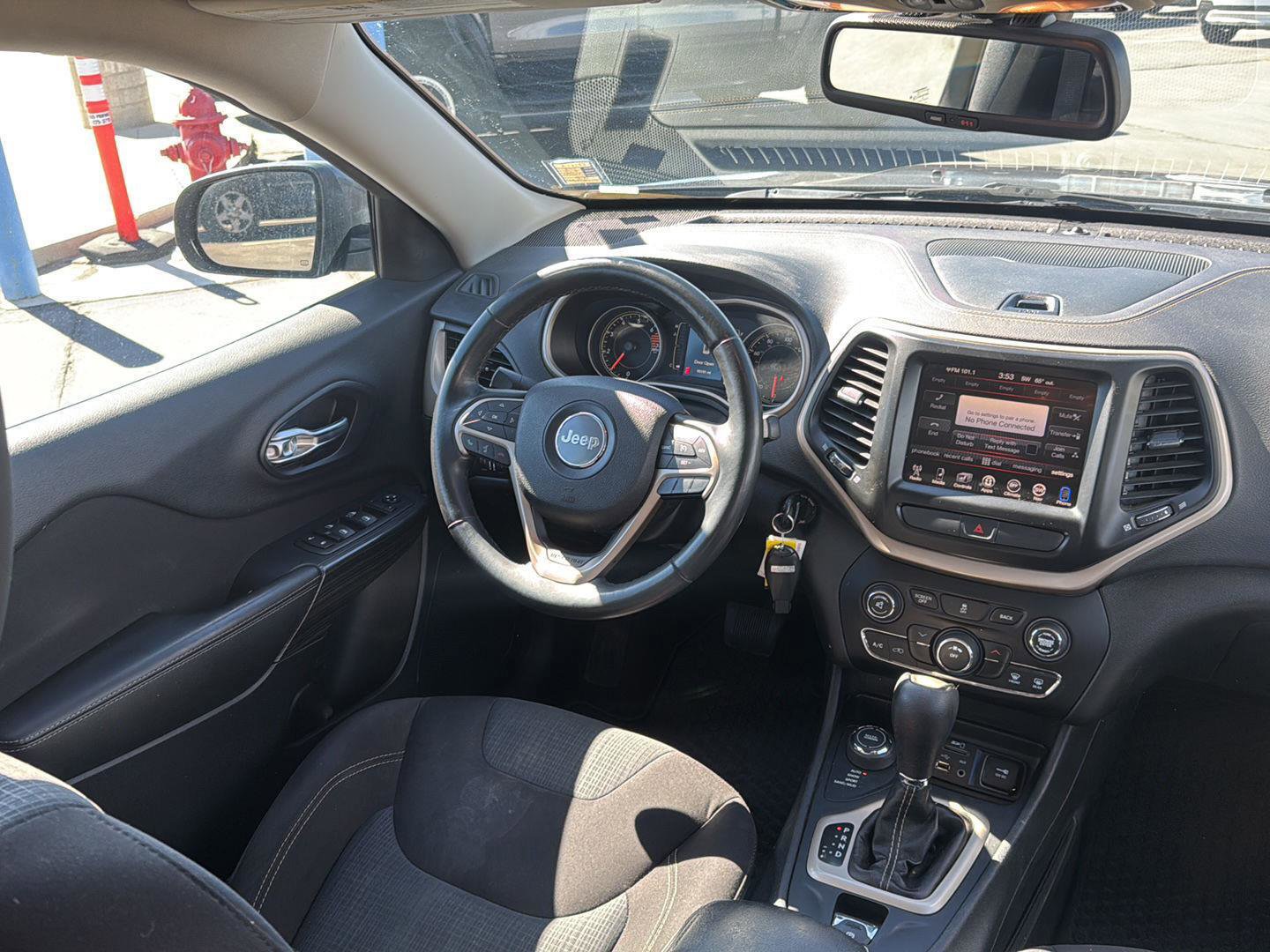 Used 2016 Jeep Cherokee Latitude w/ Cold Weather Group image 28