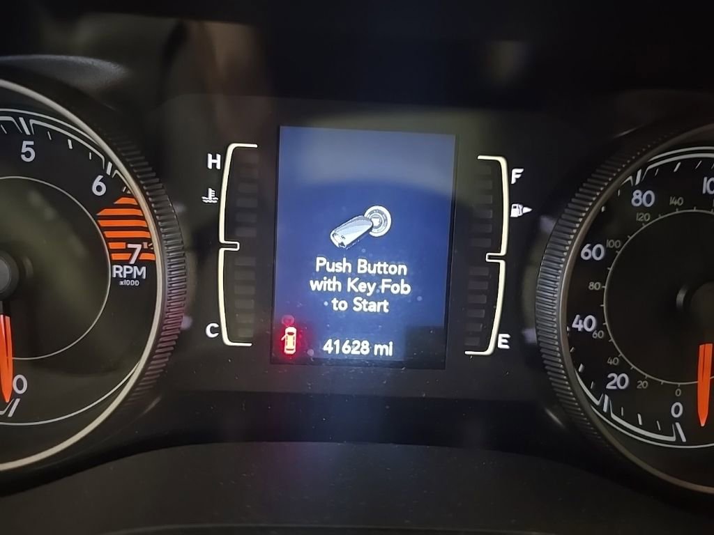 Used 2019 Jeep Cherokee Latitude Plus w/ Comfort/Convenience Group AWD/4WD image 6