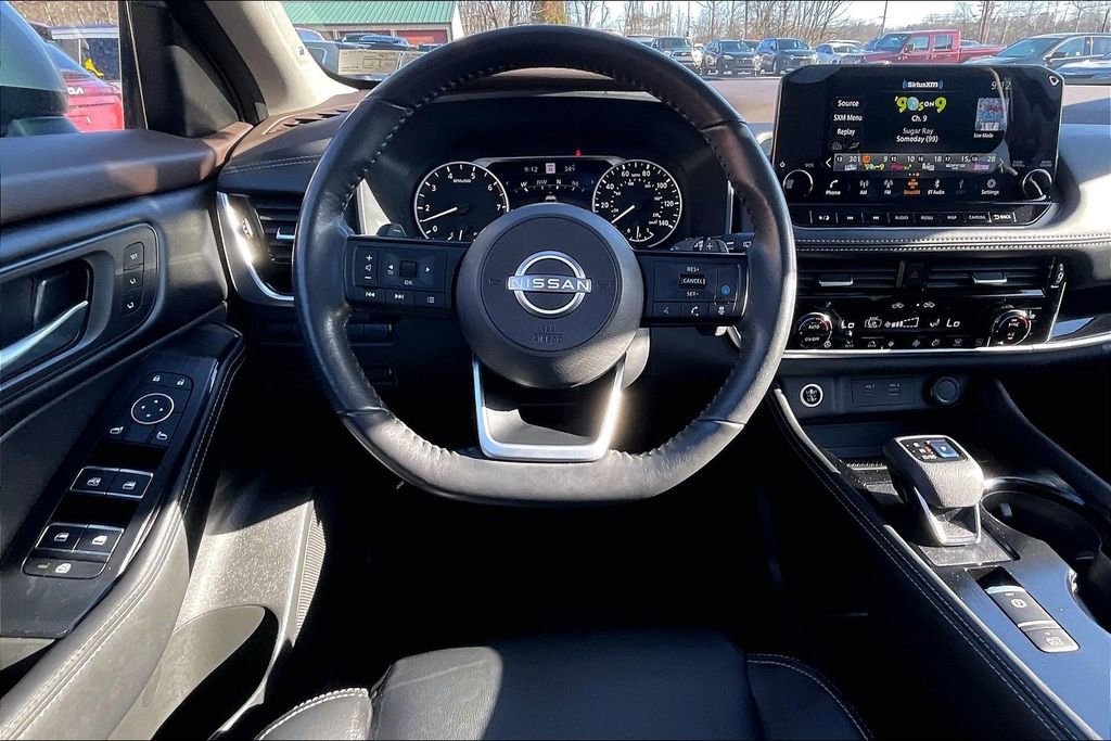 Used 2022 Nissan Rogue SL w/ SL Premium Package image 5